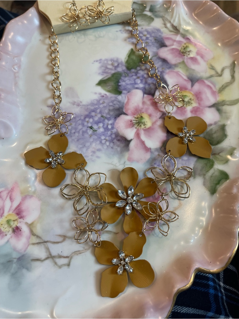 Gold Floral Statement Necklace and earrings - Mustard /Tan Yellow - Picture 2 of 5